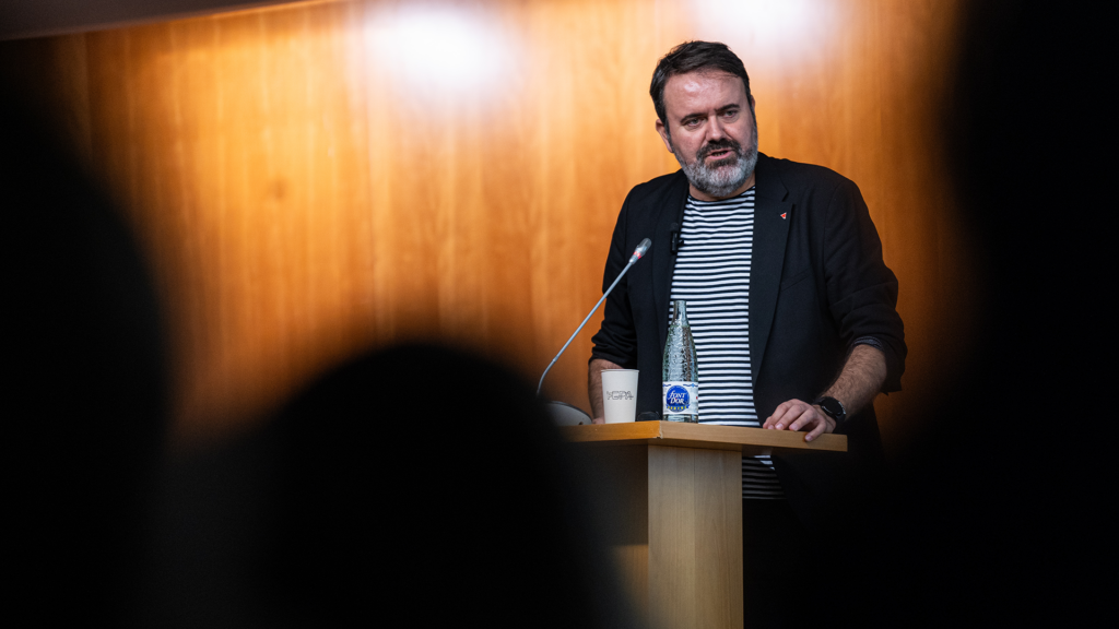 El Secretario de Estado de Juventud e Infancia, Rubén Pérez, durante su discurso de bienvenida.