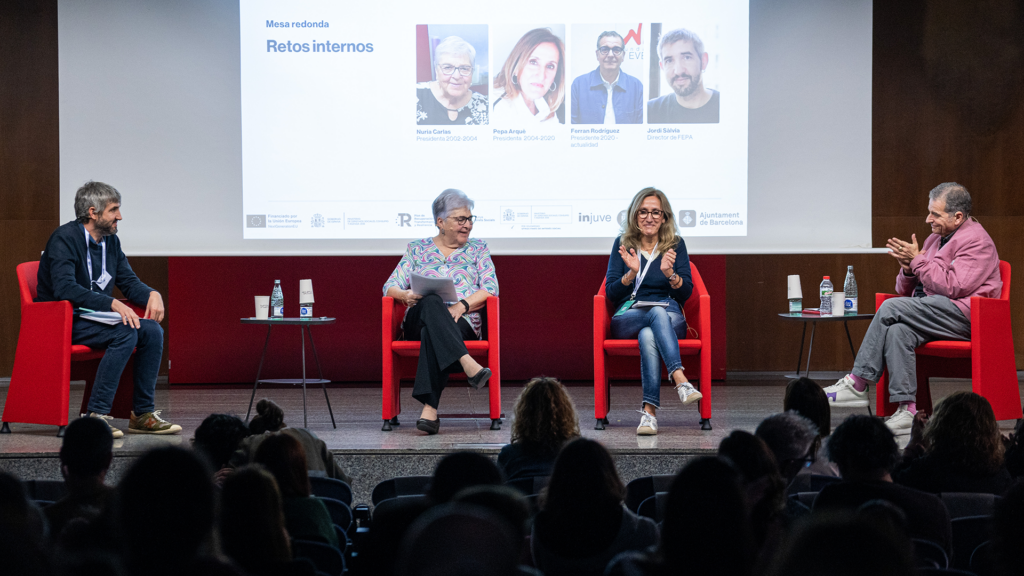 Tres de las cuatro presidencias de FEPA, Nuria CArlas, Pepa Arqué y Ferran Rodríguez participaron en una mesa moderada por el director de la entidad, Jordi Sàlvia.